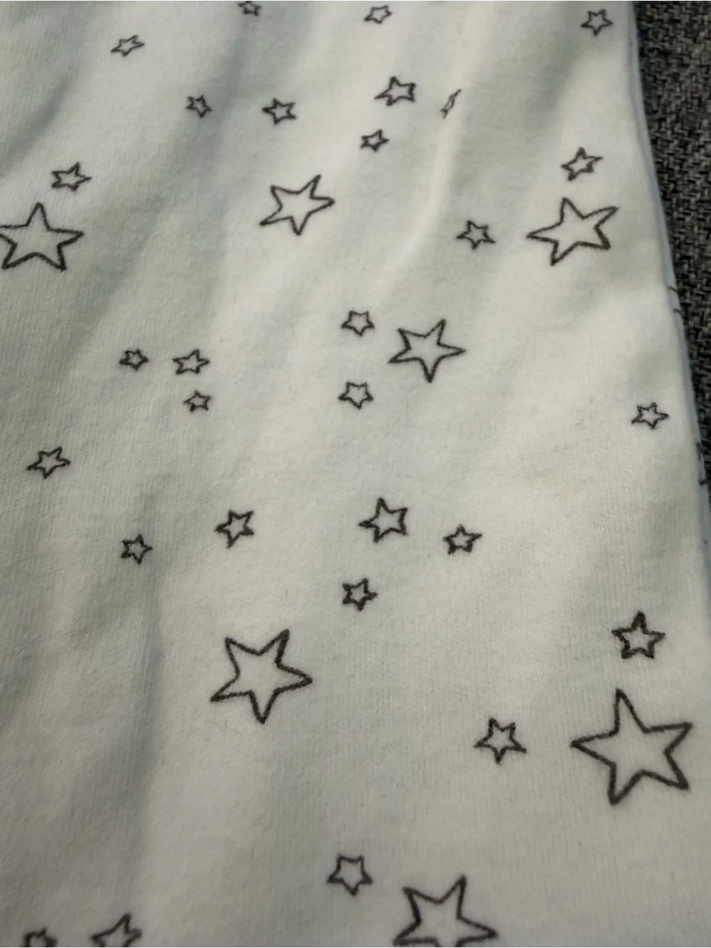 Q by Quincy Mae Cream Star-Print Footed One-Piece Organic Cotton 18-24m EUC snap